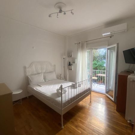 Modern, Ideally Located Studio Apartment Афіни Екстер'єр фото