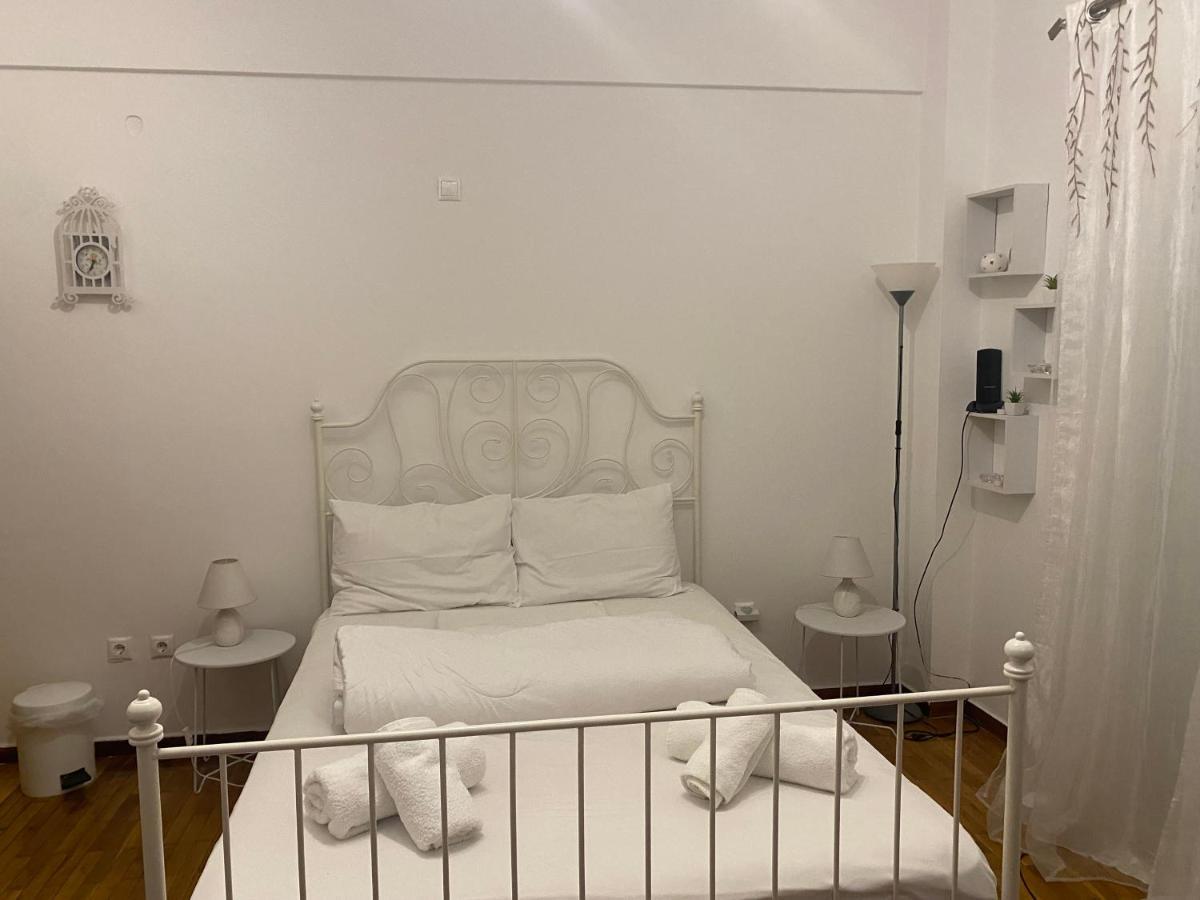Modern, Ideally Located Studio Apartment Афіни Екстер'єр фото