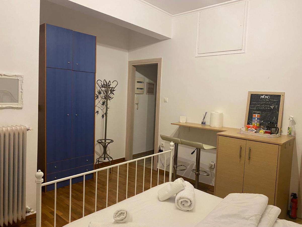 Modern, Ideally Located Studio Apartment Афіни Екстер'єр фото