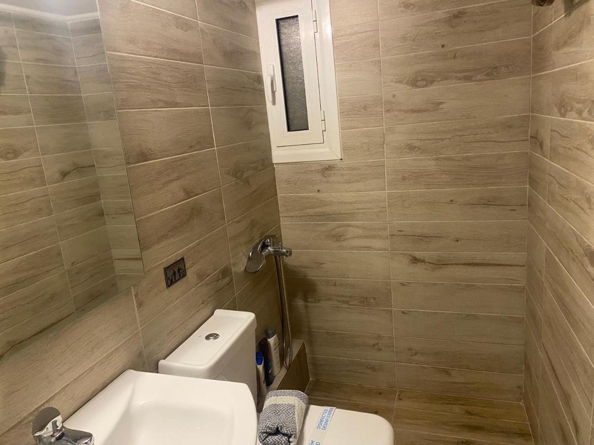 Modern, Ideally Located Studio Apartment Афіни Екстер'єр фото