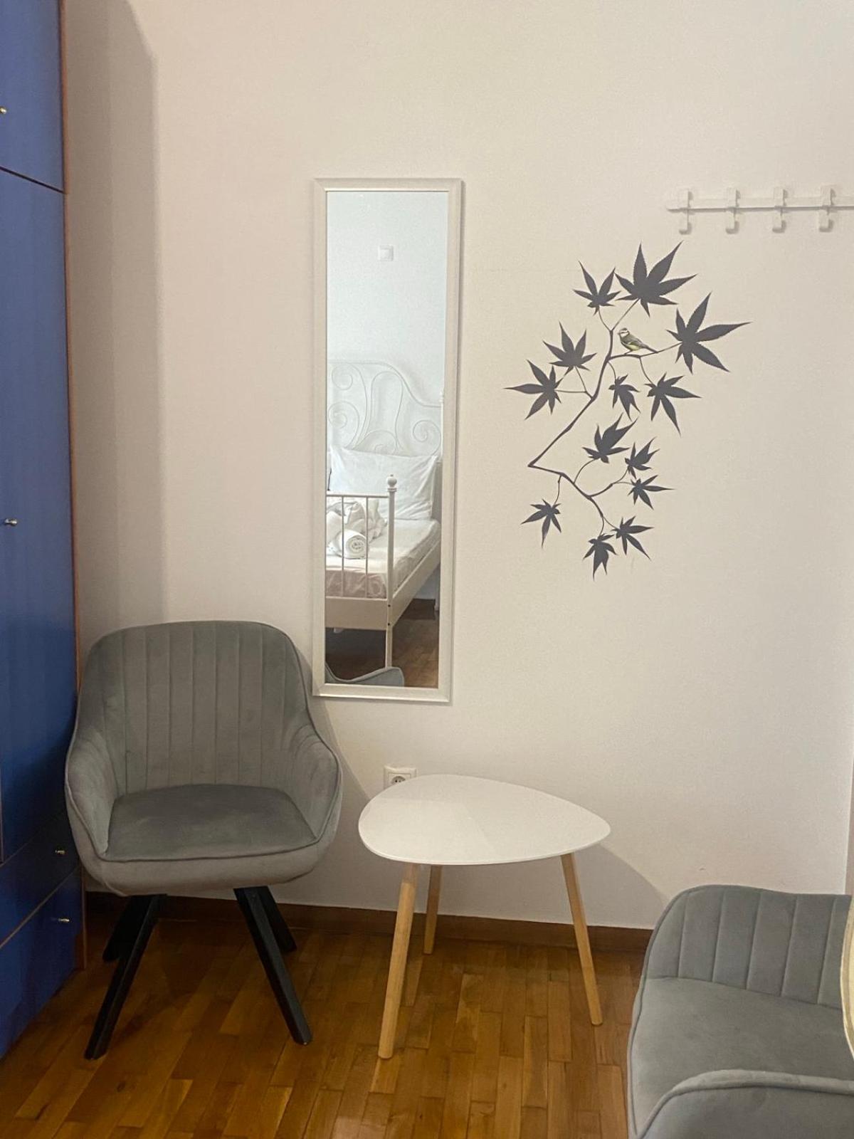 Modern, Ideally Located Studio Apartment Афіни Екстер'єр фото