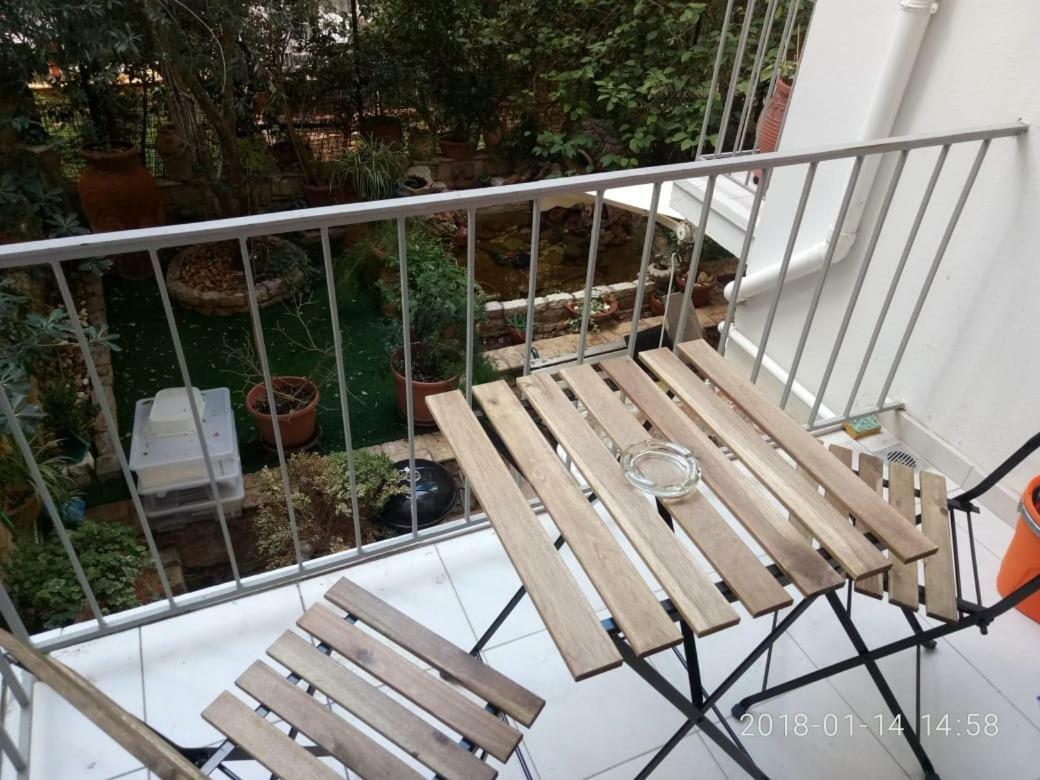 Modern, Ideally Located Studio Apartment Афіни Екстер'єр фото