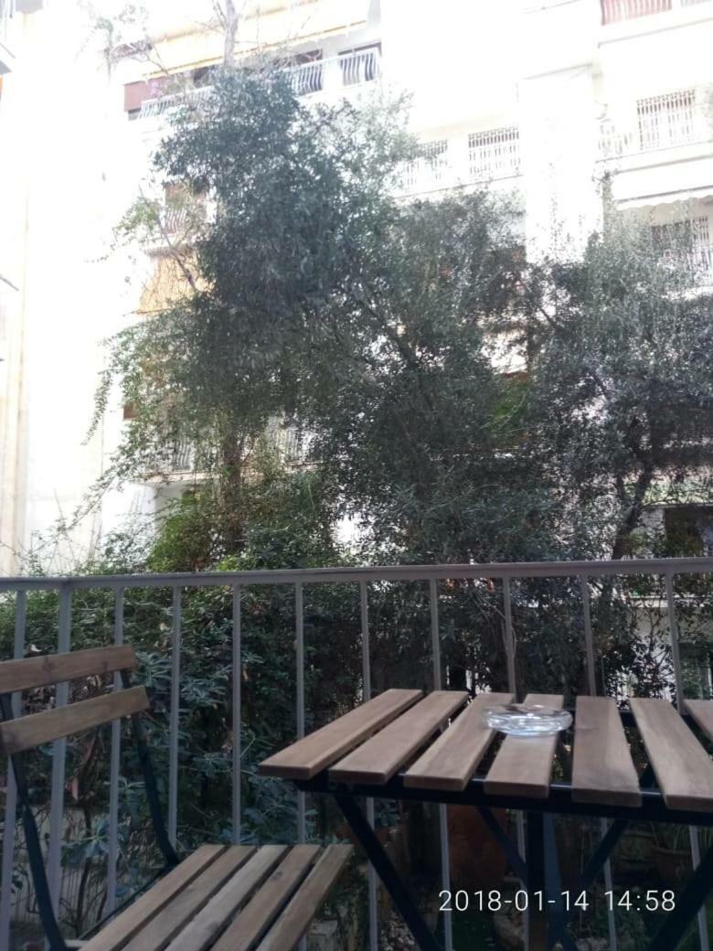 Modern, Ideally Located Studio Apartment Афіни Екстер'єр фото