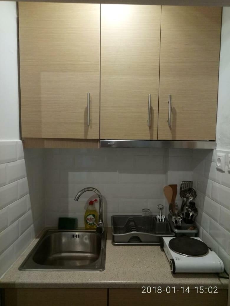 Modern, Ideally Located Studio Apartment Афіни Екстер'єр фото